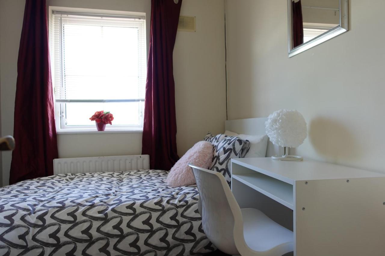 Females Only - Private Bedrooms In Dublin Lucan Luaran gambar