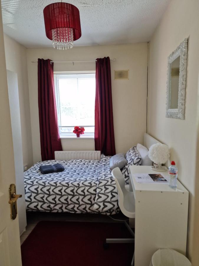 Females Only - Private Bedrooms In Dublin Lucan Luaran gambar